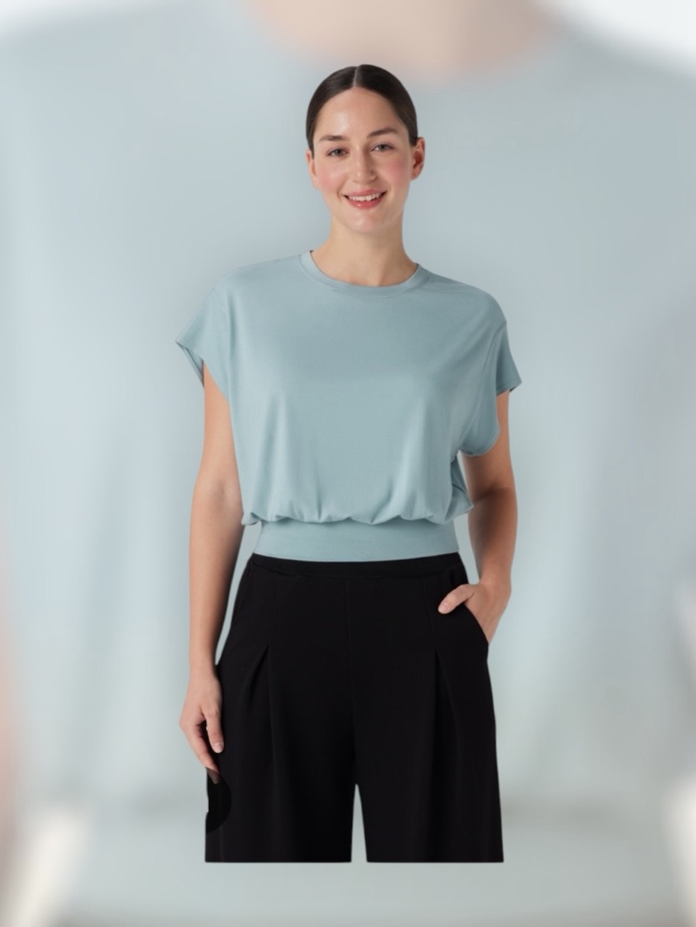 NWT Halara Women's Round Neck
Short Batwing Sleeve - Picture 1 of 3